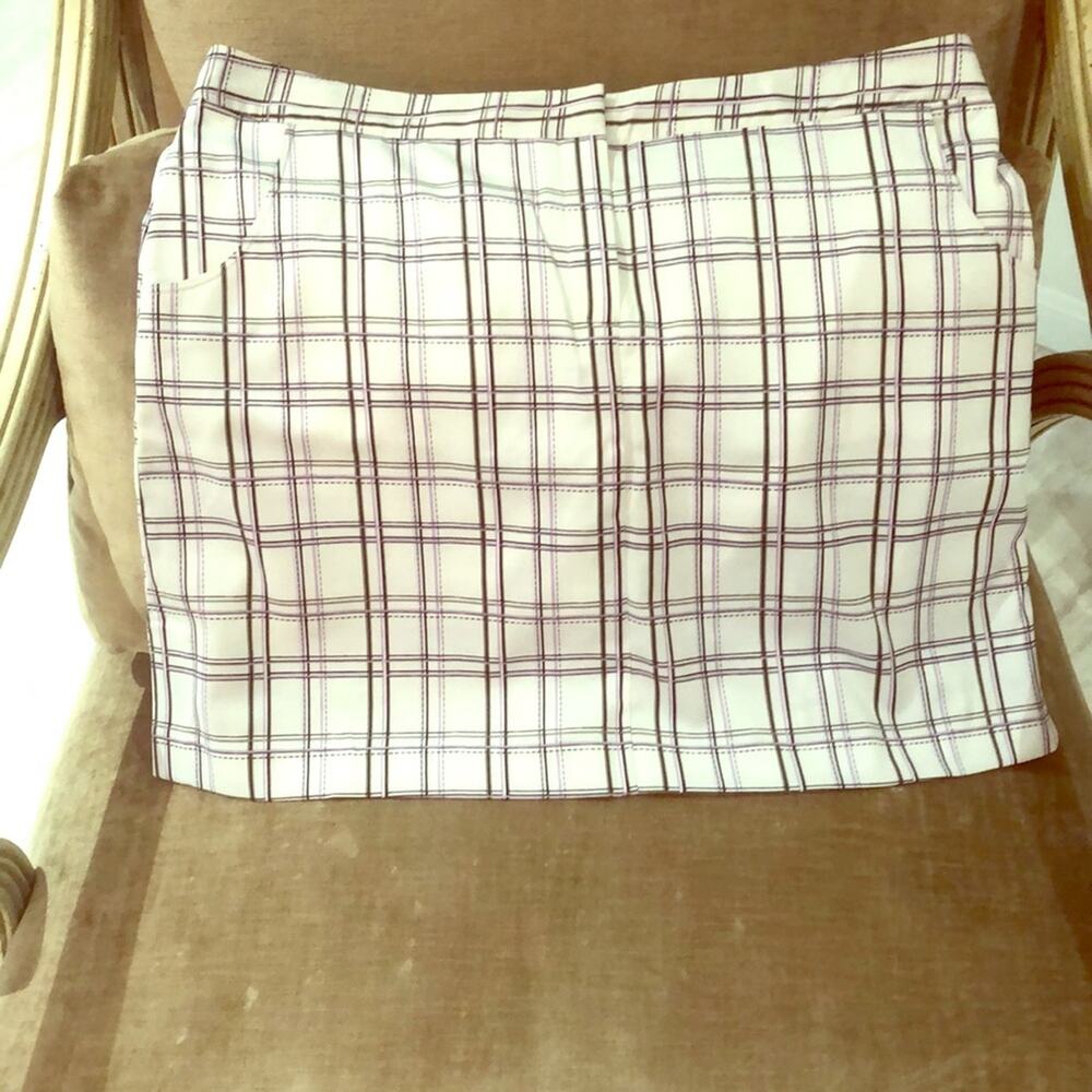 Izod NWT 16 skirt/shorts white black purple pocket